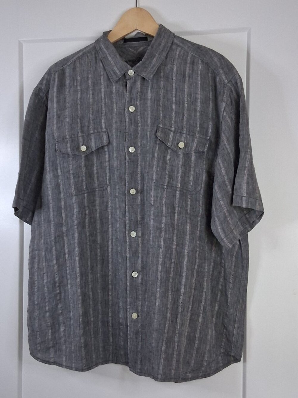 Tommy Bahama 100% Linen Shirt Men's XL Gray Striped Button Front Short Sleeve
